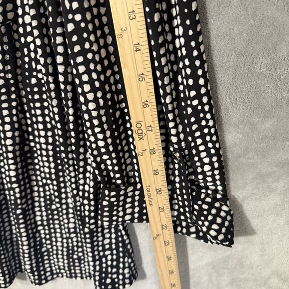 Cocomo Woman Top 2X Plus Roll Tab Sleeves V Neck Black Print Tunic Popover - Picture 5 of 7